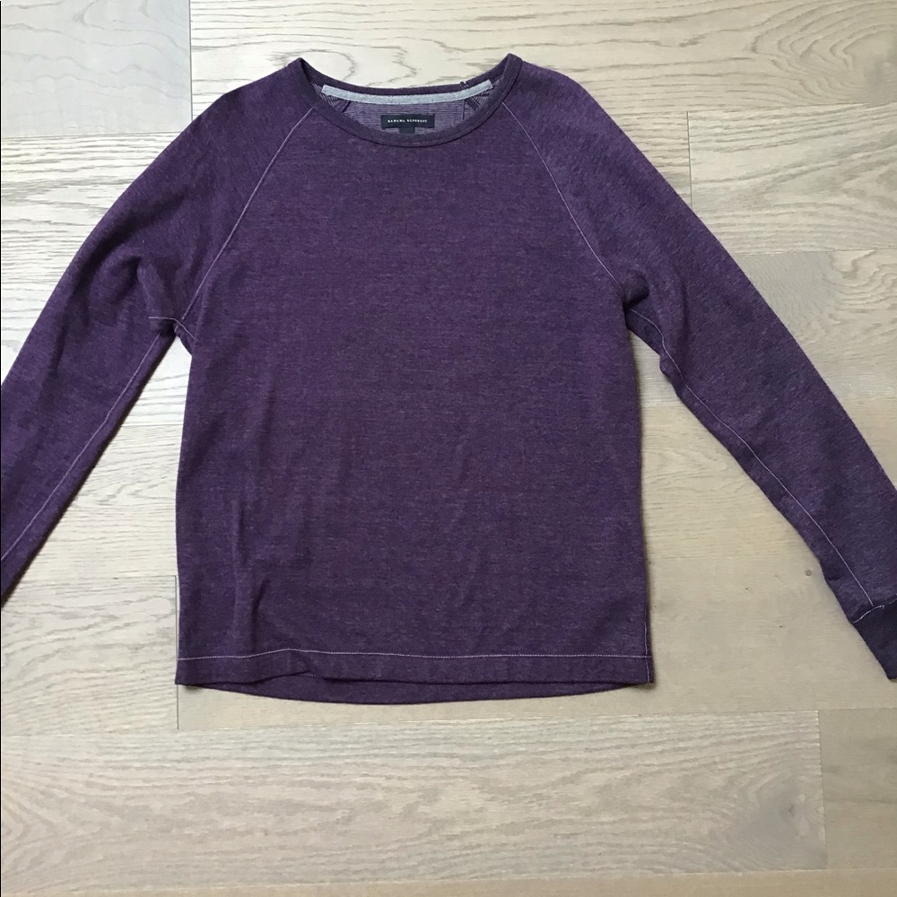 Men’s Banana Republic long Sleeve tee.